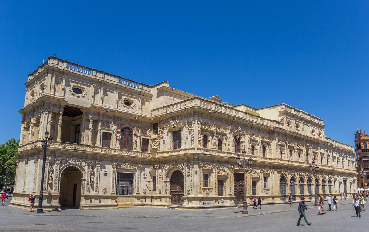 La plaza del ayuntamiento es uno de los lugares emblemáticos.