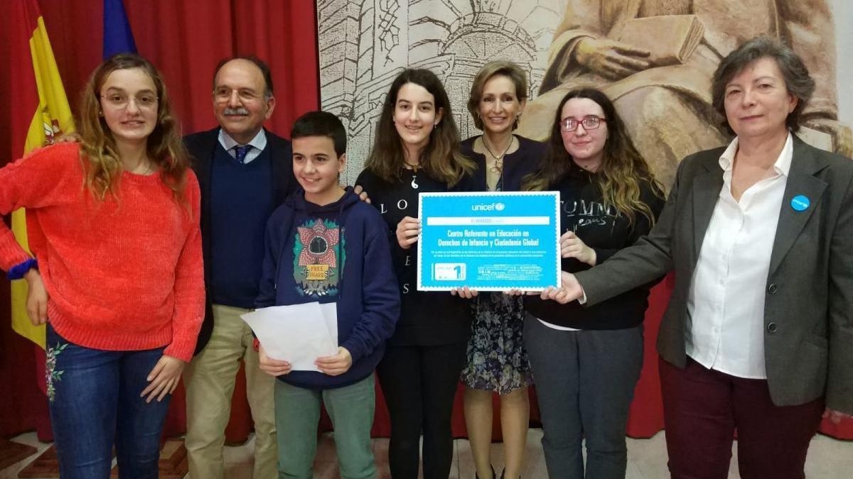 La Junta felicita al IES Maimónides, reconocido como Centro Referente en Educación por Unicef