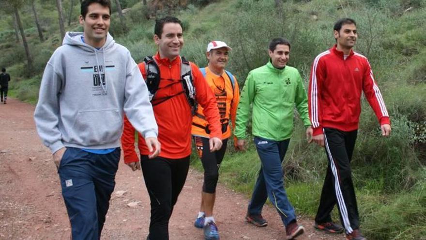 Teodoro García (segundo por la izquierda) en el Valle.