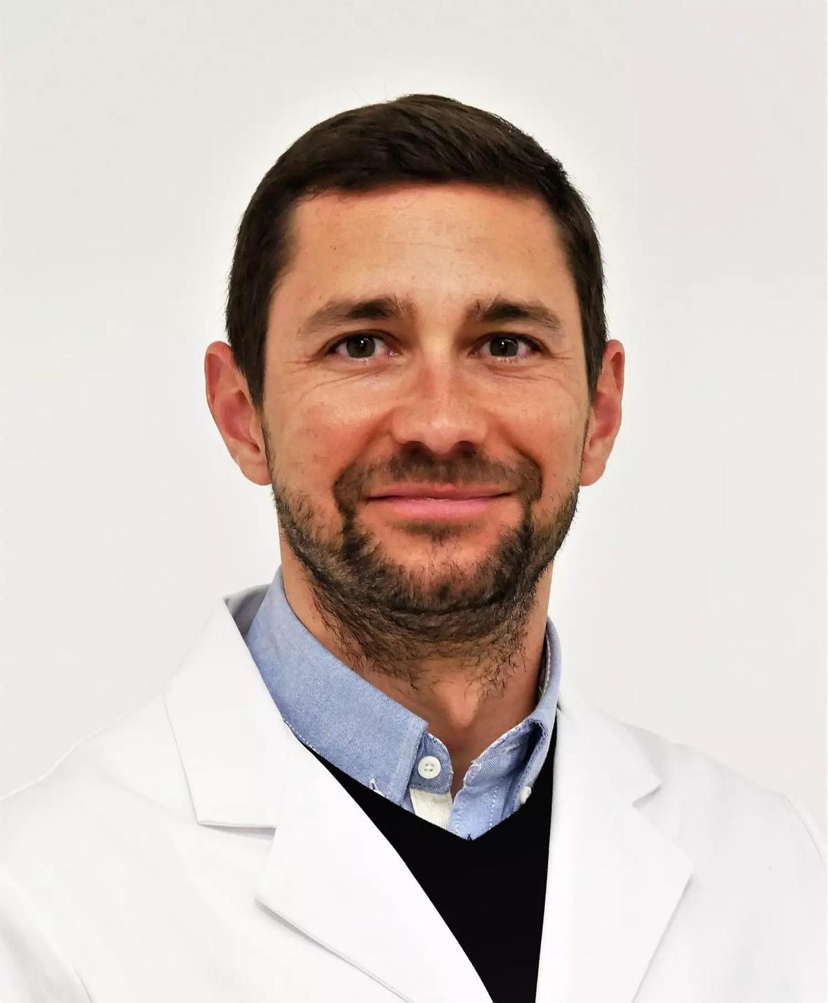 Dr. Alberto Bailez, traumatólogo especialista de la unidad de pie y tobillo de Lenox Corachan