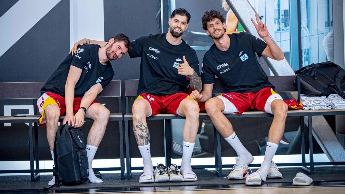 Brizuela, Yusta y Paulí, antes de un entrenamiento de esta concentración.