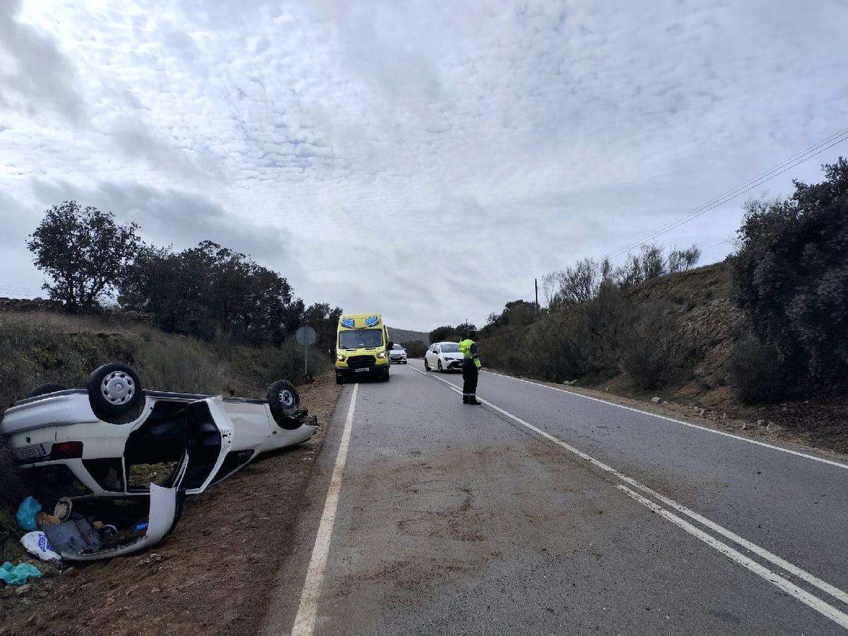 Accidente de coche en Medina de las Torres.