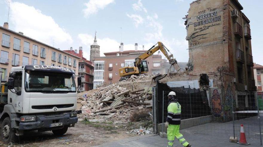 Comienza el derribo del edificio frente a la sala Oasis