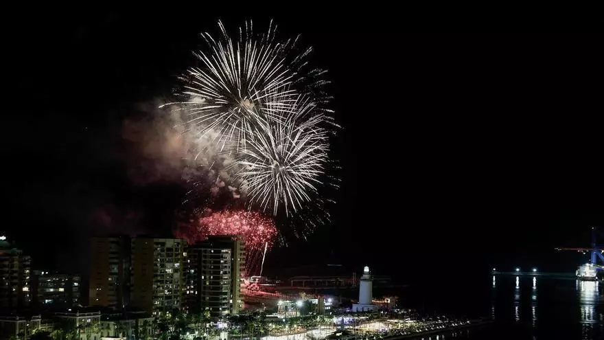 El riesgo de incendios lleva a la cancelación de cientos de fuegos artificiales en localidades de toda España