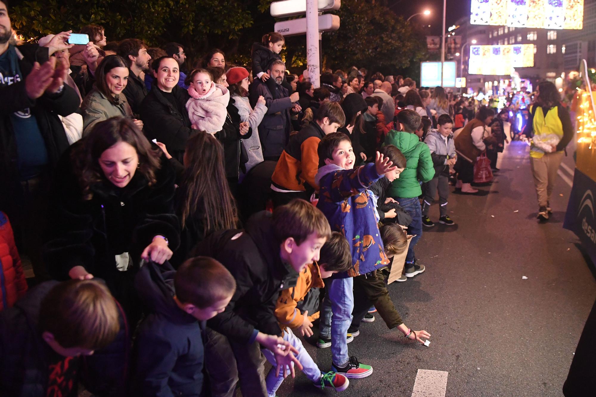 Todas las imágenes de la cabalgata de Reyes Magos 2023 en A Coruña