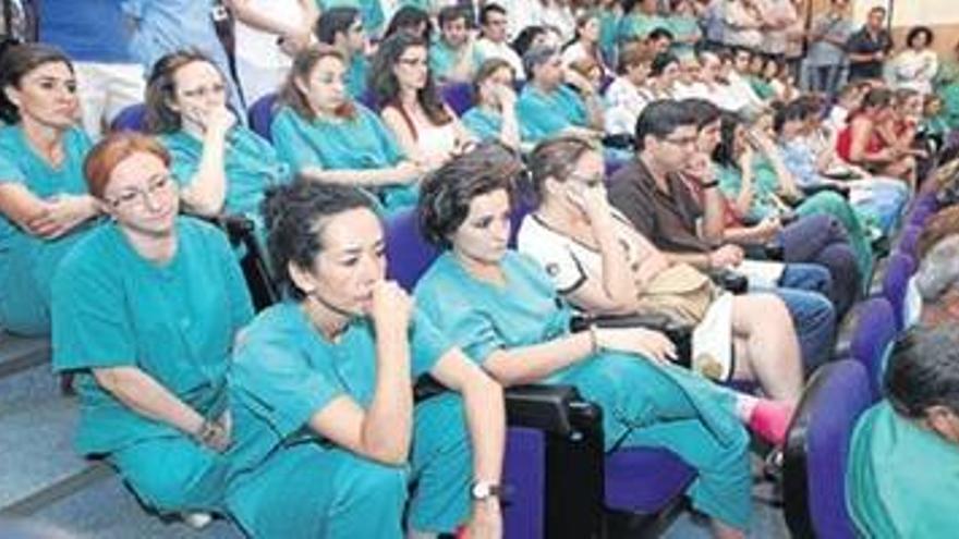 Los tutores médicos se suman a las renuncias en el Reina Sofía