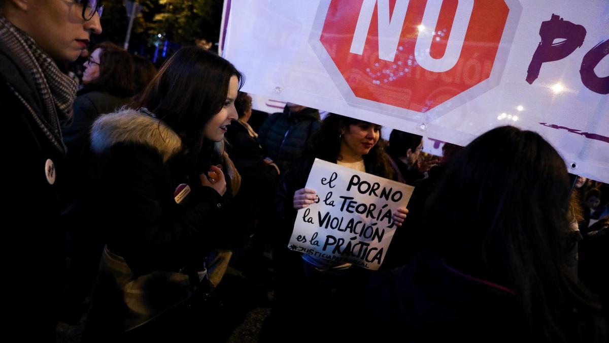 Oltra insiste en la necesidad de dar una educación afectivo sexual desde pequeños para evitar violaciones grupales