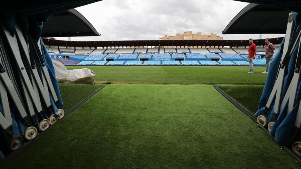 Estadio de La Romared visto desde el túnel de vestuarios.