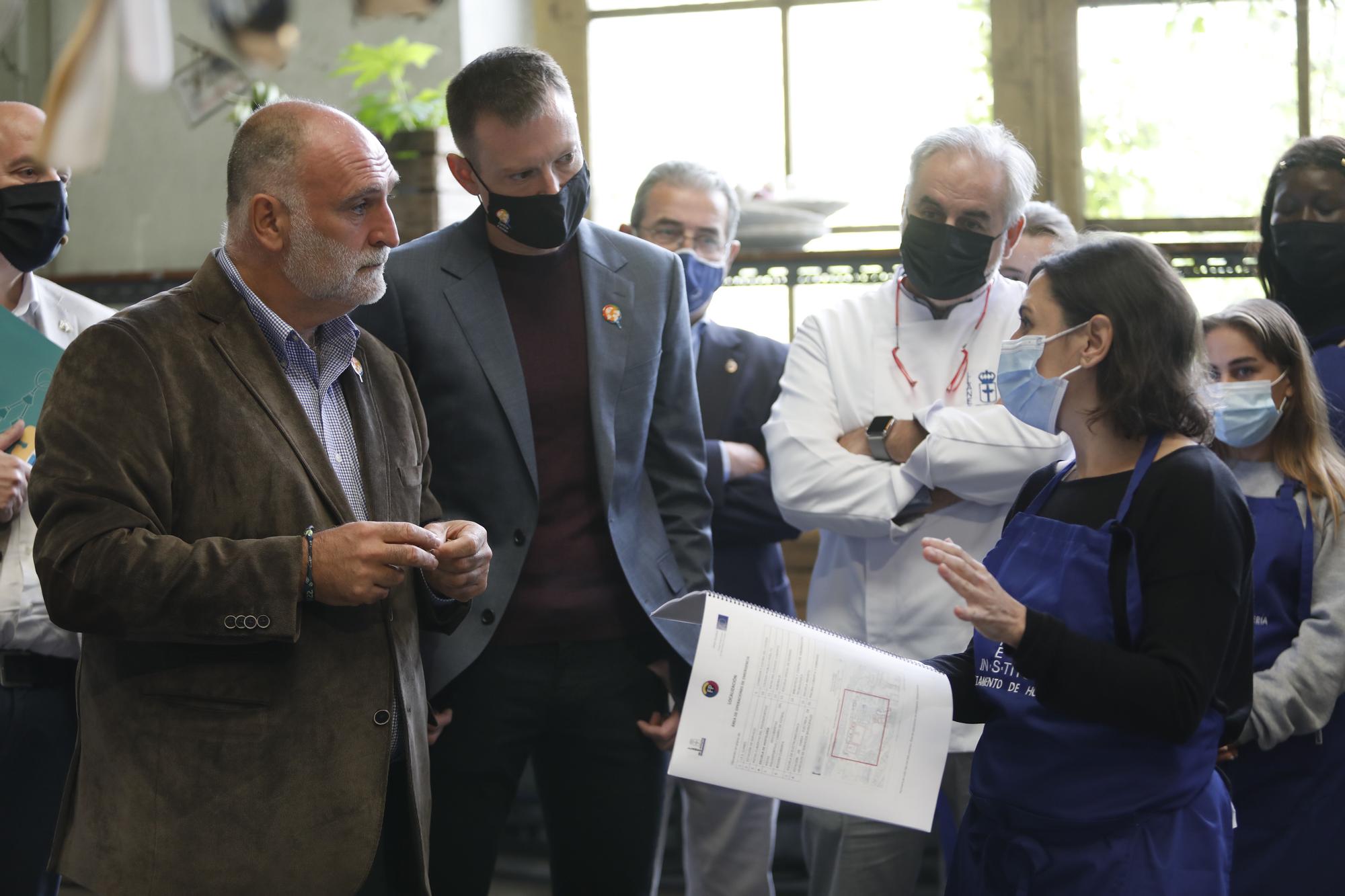 José Andrés encuentra "equipo" solidario para las cocinas de Asturias