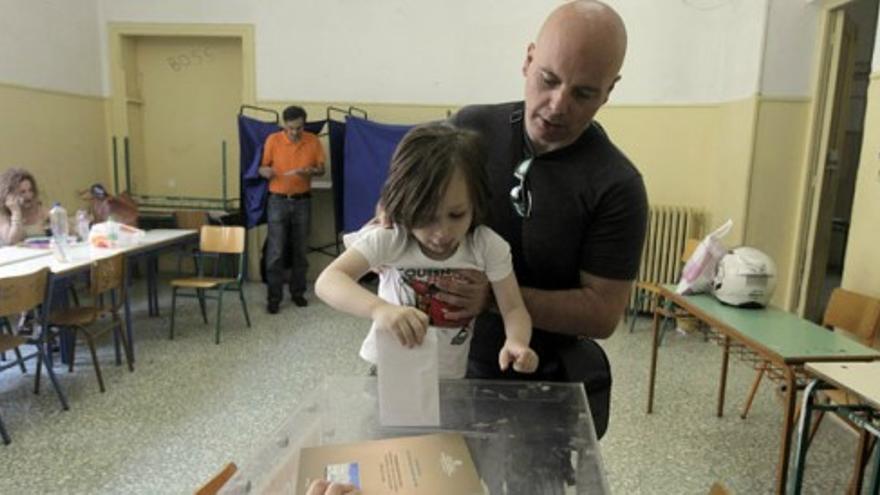 El referéndum en Grecia arranca con normalidad