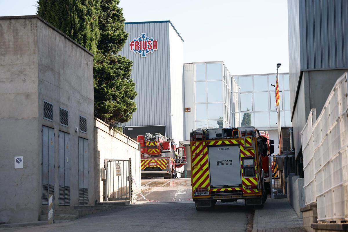 Les imatges de l'incendi en un escorxador de Riudellots