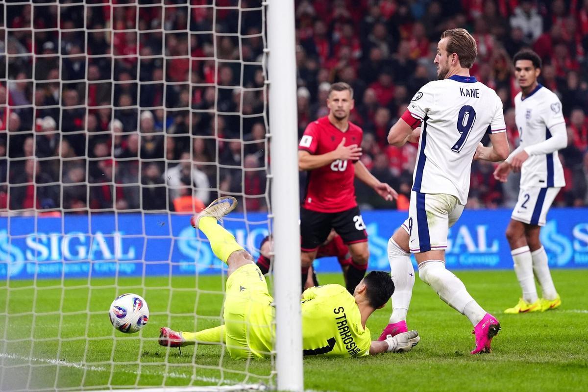 Harry Kane marca el 0-1 de Inglaterra en la visita a Albania.