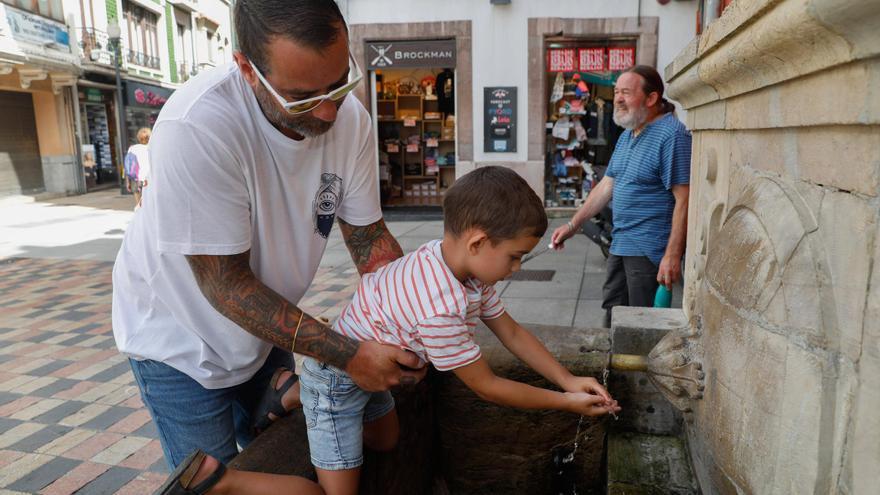 Estos son los barrios afectados por el problema del agua con olor a gasoil en Avilés