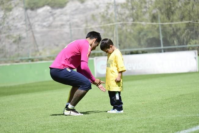 Entrenamiento de la UD Las Palmas en Barranco ...