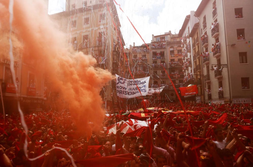 Un chupinazo inclusiu dóna inici als «Sanfermines