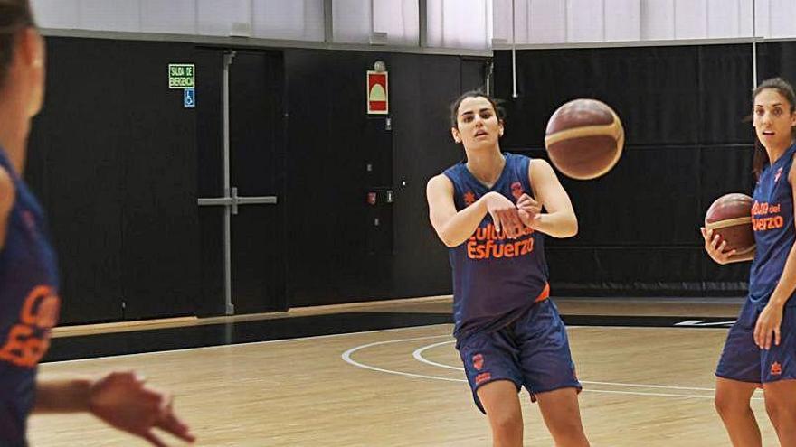 Primer entrenamiento en la vuelta al trabajo del Valencia Basket