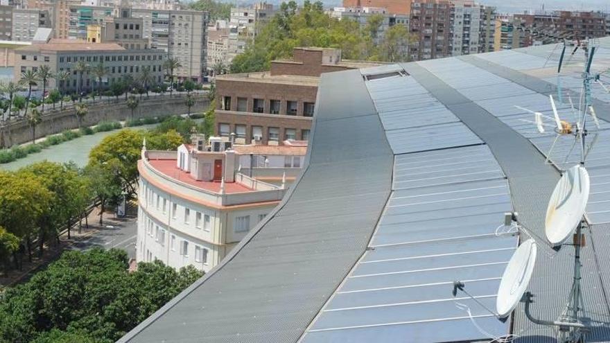 El hospital Reina Sofía de Murcia cuenta con placas de energía solar térmica y está prevista la instalación próximamente de placas de solar fotovoltáica.