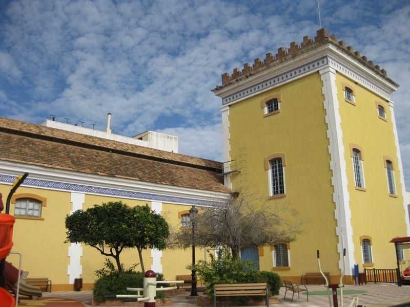 ALCOHOLERA DE SAN PEDRO ALCÁNTARA. 1871 En 1871 se inauguró esta fábrica para la producción de azúcar y alcohol. Estuvo funcionando hasta 1920.