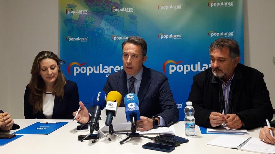 El portavoz del PP municipal, ayer durante una rueda de prensa.