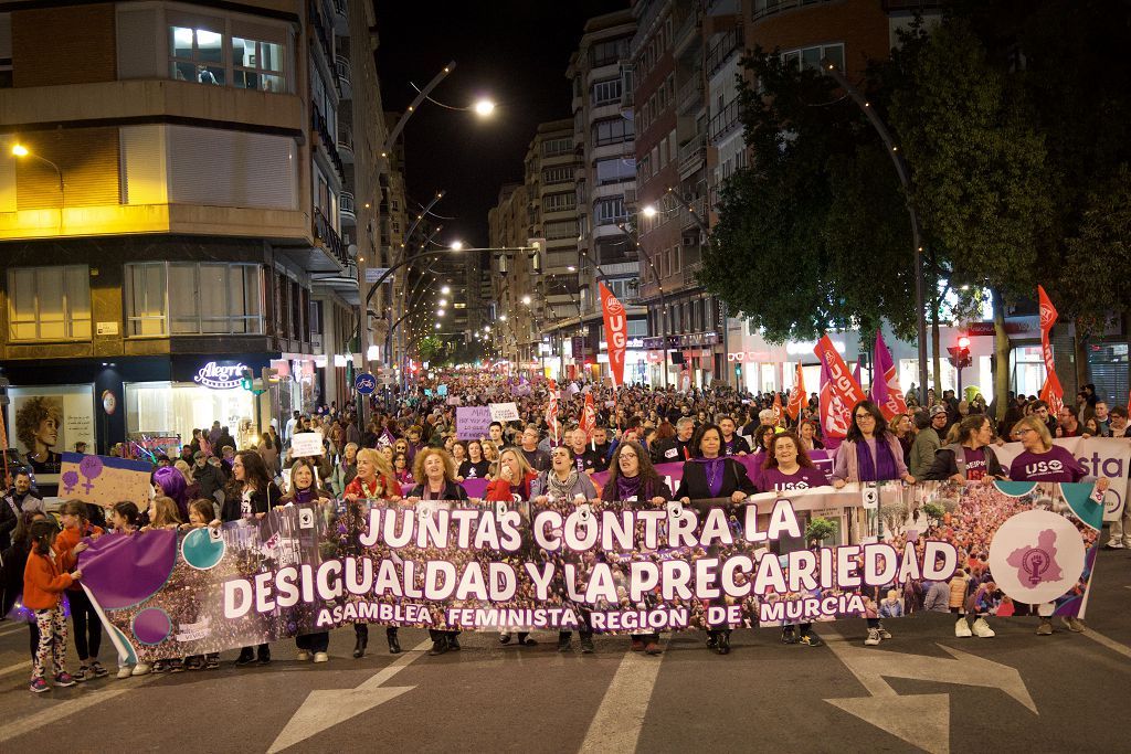 Todas las imágenes de la manifestación en Murcia del 8M