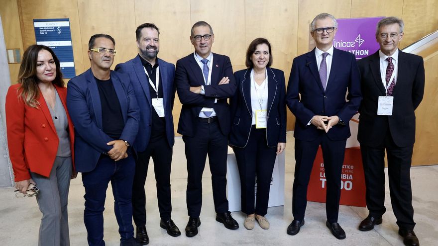 Fuensanta Martínez, Juan Carrión, Amancio Marín, José Luján, Encarna Guillén, Juan José Pedreño y Miquel Pons en la inauguración del 'Hackathon de Enfermedades Raras'.