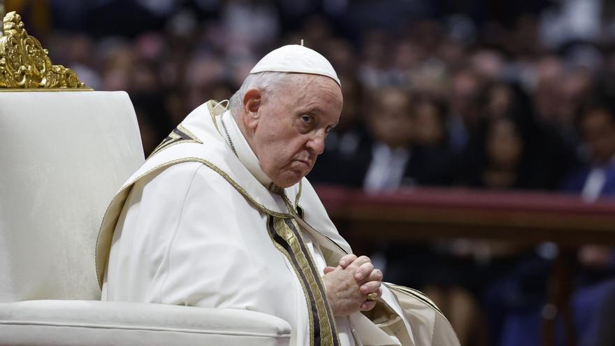 Los médicos advierten de que el Papa &quot;no está fuera de peligro&quot;