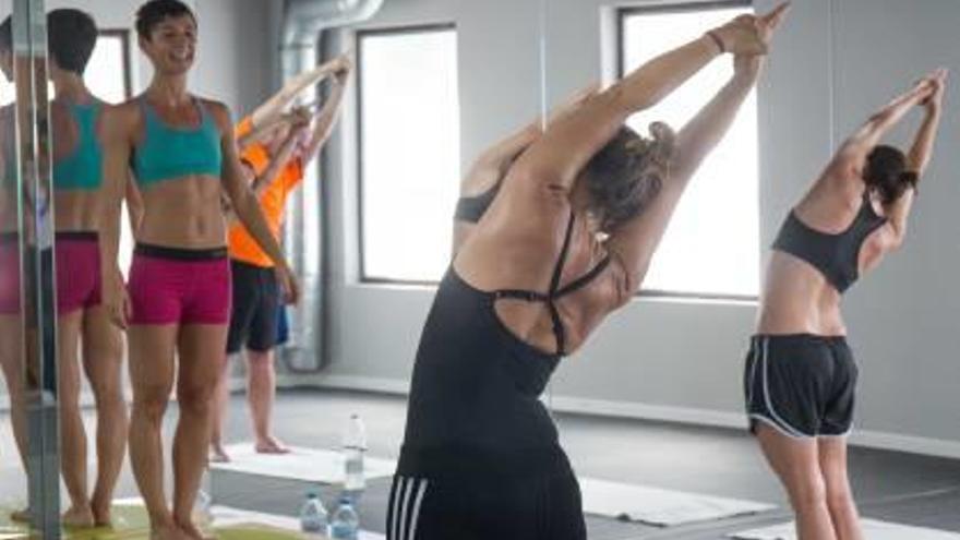 Hacia la salud total con las  26 posturas del Bikram Yoga