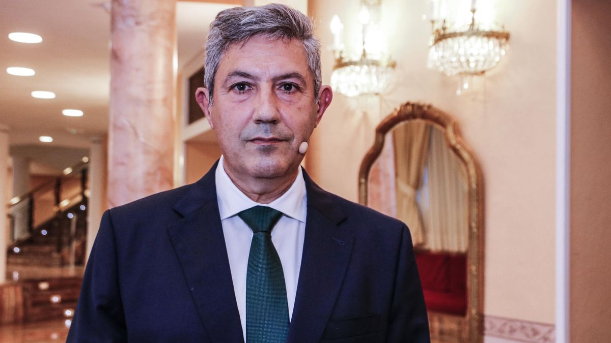 José Ignacio Sellers Bermejo, ayer en el Gran Teatro de Cáceres, donde su pregón estuvo arropado por un aforo completo.