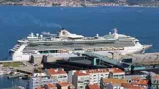 El 'Jewel of the Seas' regresa a Vigo en su última parada de una ruta trasatlántica entre Miami y Southampton