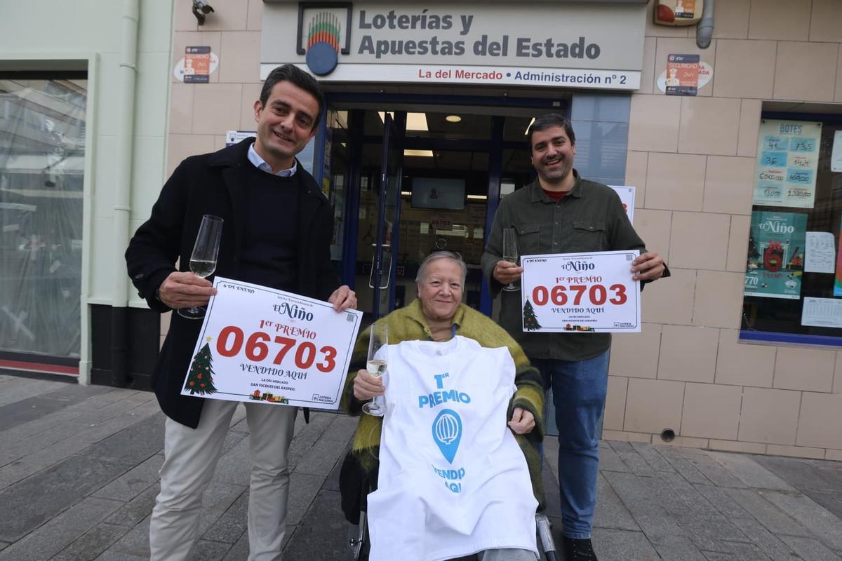 La administración número 2 de San Vicente ha vendido dos décimos del primer premio de El Niño