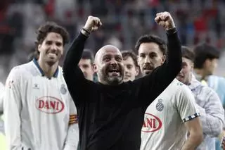 Manolo González presume de continuar en el Espanyol: "Aquí los entrenadores duraban menos que un caramelo en la puerta de un colegio"