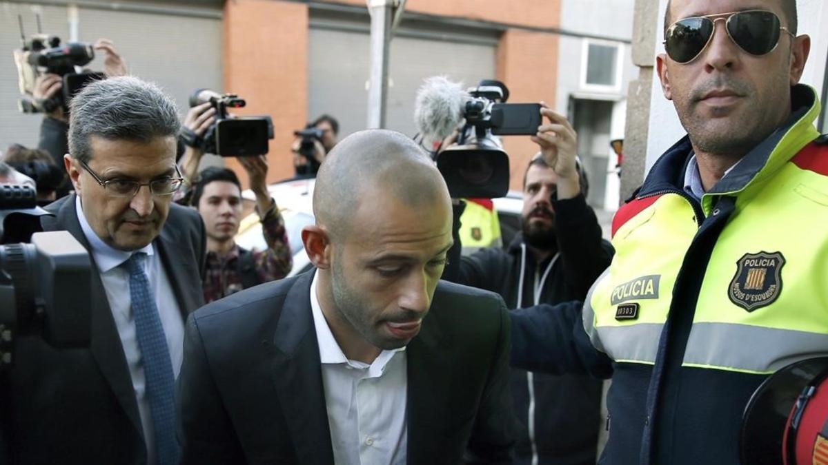 Javier Mascherano acude a un juzgado de Gavá en noviembre del 2015.