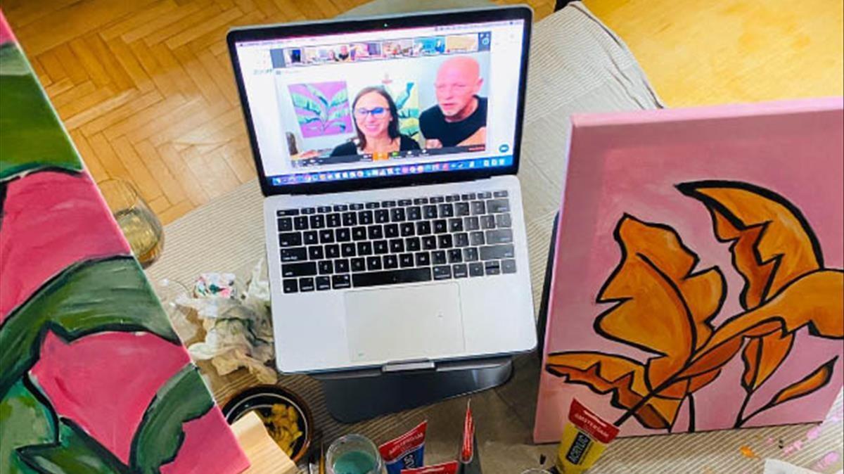 Arte Bar ofrece clases de pintura ‘online’ para empresas. 