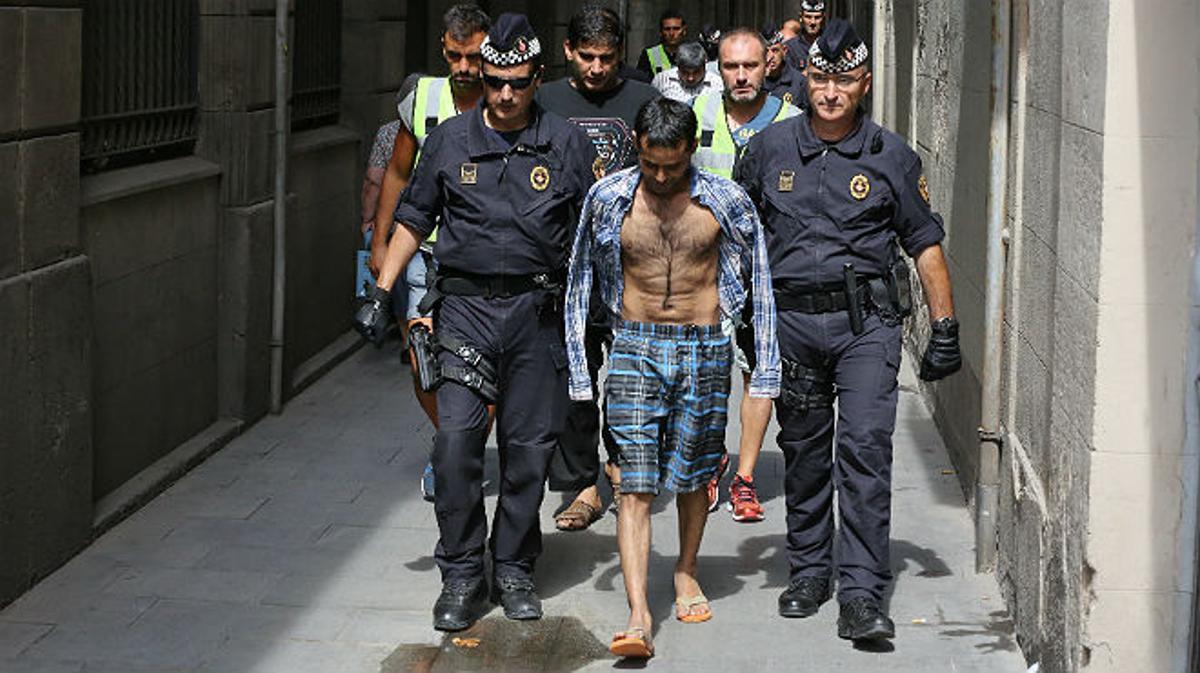 Detinguts 13 llauners que presumptament traficaven amb drogues.