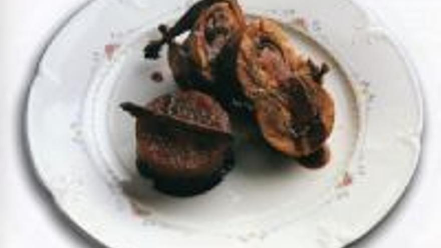 Perdiz de monte entera rellena de foie gras con farsa de frutos secos