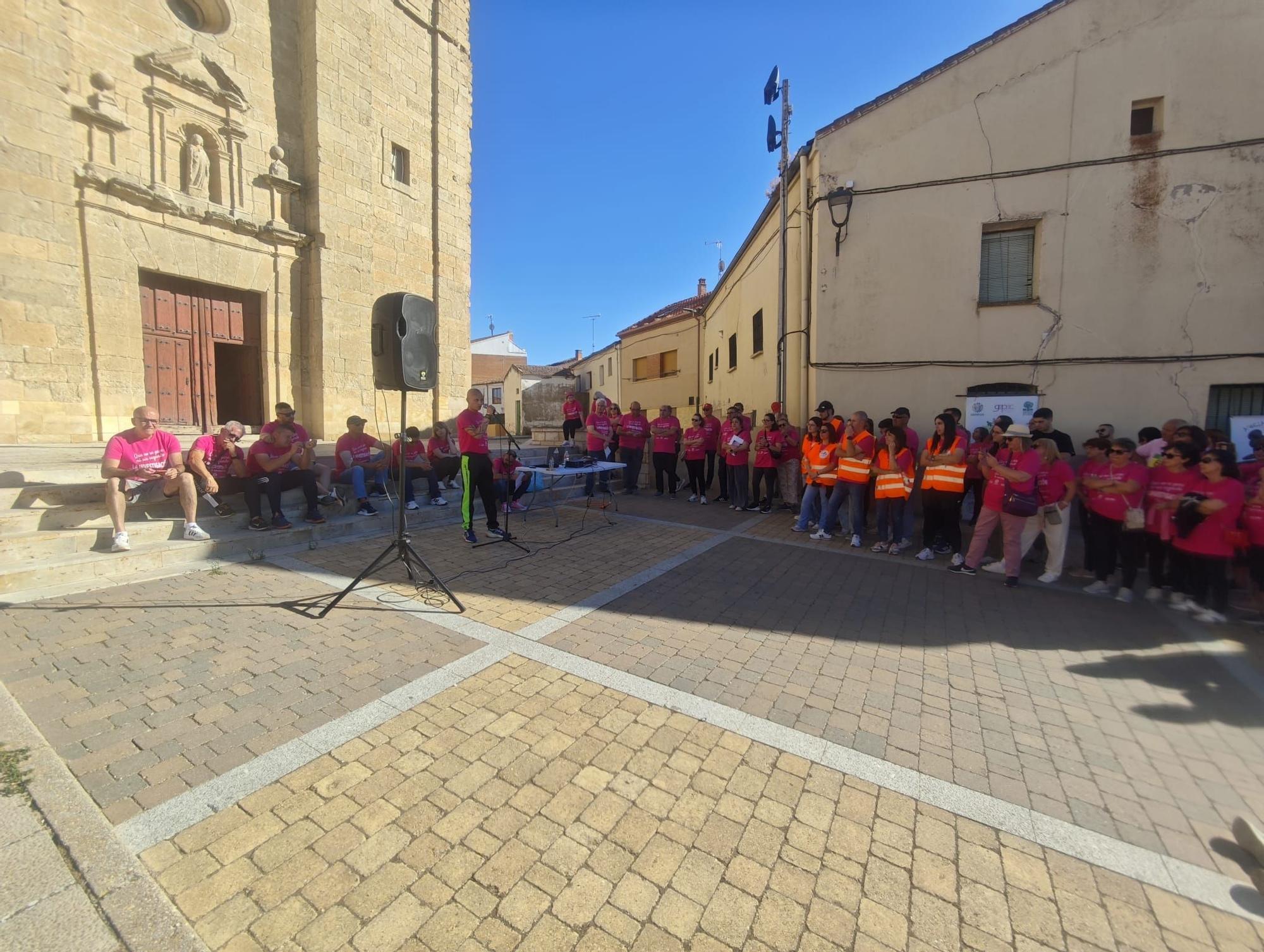 GALERÍA | La marcha de Fuentesaúco por el cáncer en imágenes