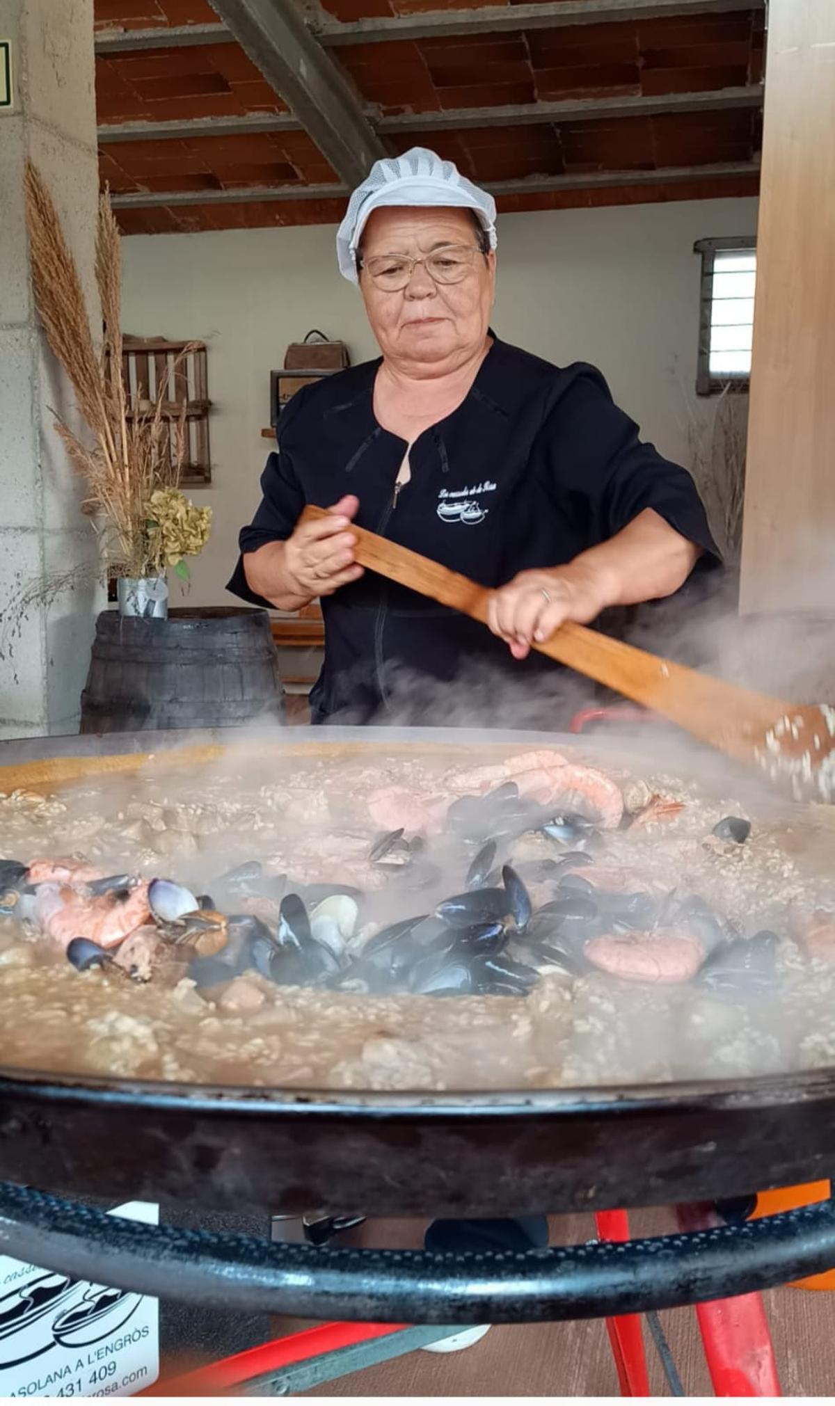 Maria Rosa Artau, cuinera i ànima de 'Les cassoles de la Rosa'.