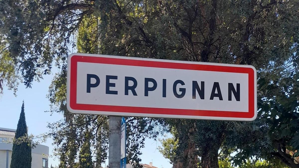 Un dels cartells d&#039;accés a Perpinyà