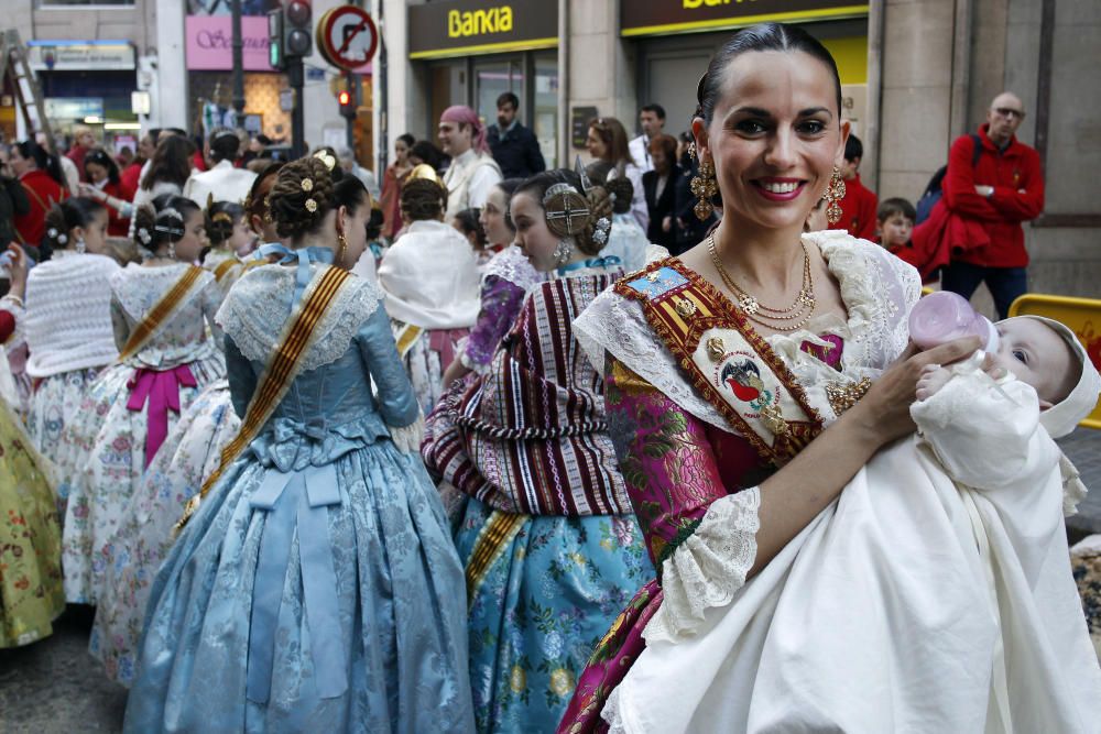 Ambiente fallero en las calles de València