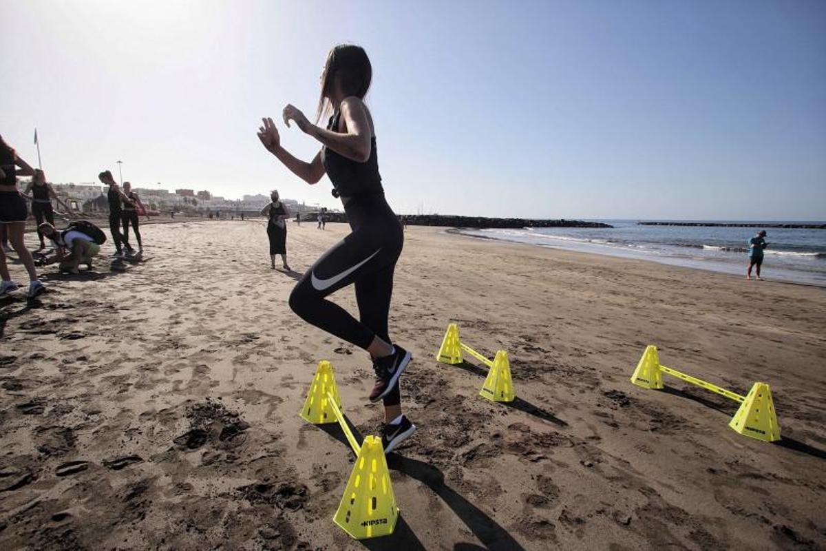 Las candidatas a Miss Universo España realizan actividades en la playa de Fañabé Las candidatas a Miss Universo España realizan actividades en la playa de Fañabé