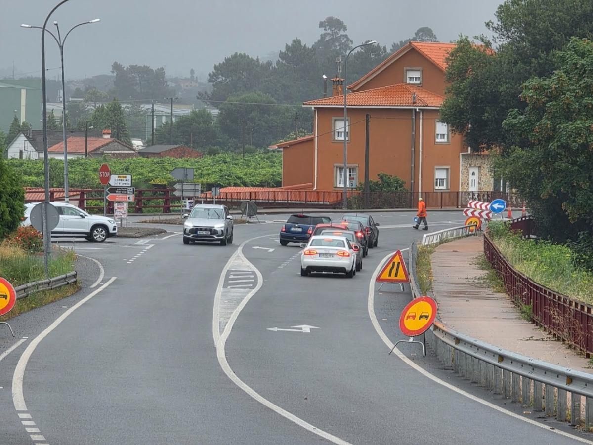 La Xunta asfalta en Valga la "recta de Campaña", el tramo de la PO-548 más próximo a Pontecesures.