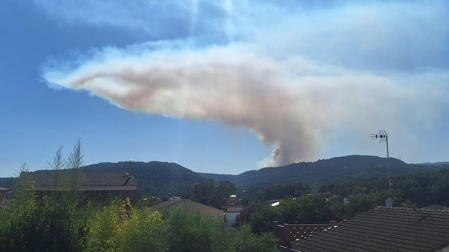 Els efectes de la calamarsada a la l'N-141c, poc abans d'arribar a Moià