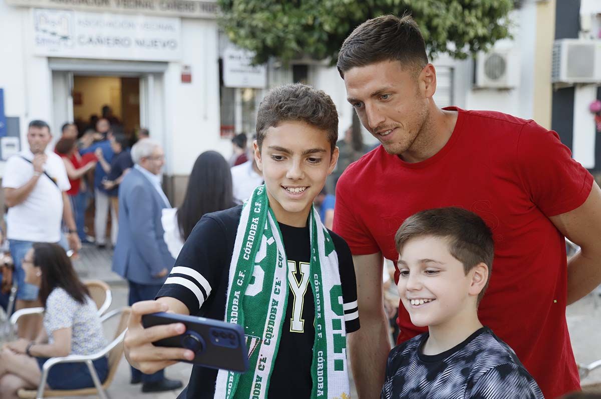 Baño de masas para el Córdoba CF en la Peña Cordobesista Cañero