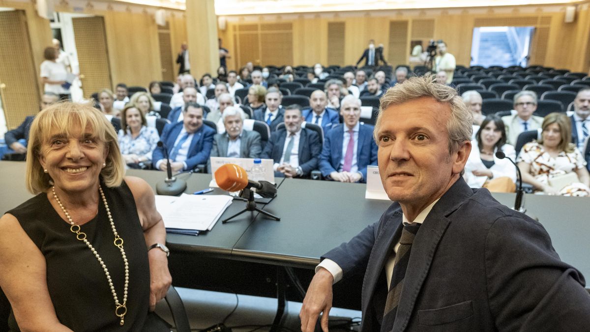 Marisol Nóvoa y Alfonso Rueda, en la asamblea anual de la CEO.