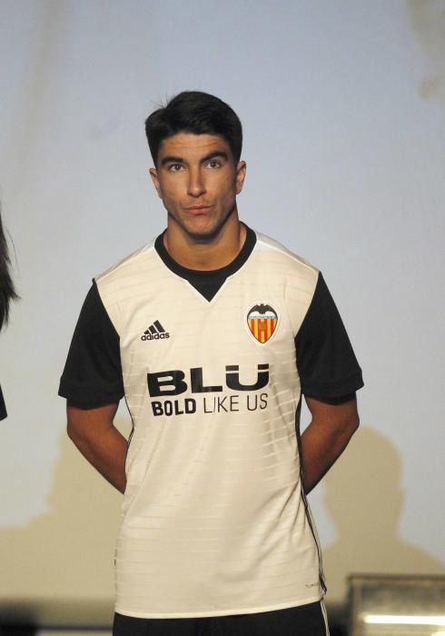 Así son las nuevas camisetas del Valencia CF