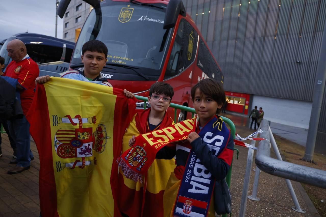 El apoyo de la afición cordobesa a la selección española, en imágenes