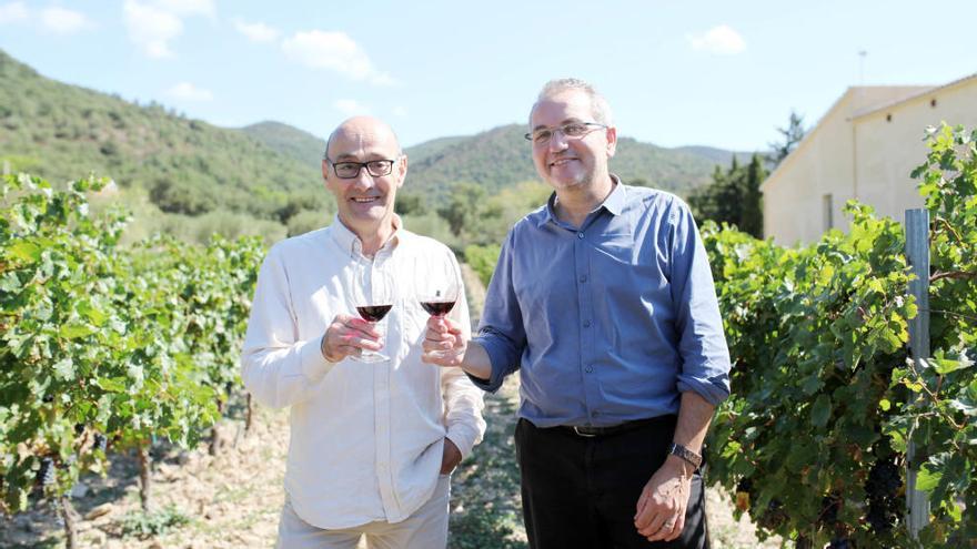 Salvador Sunyer i Xavier Albertí brinden amb vi de l&#039;Empordà