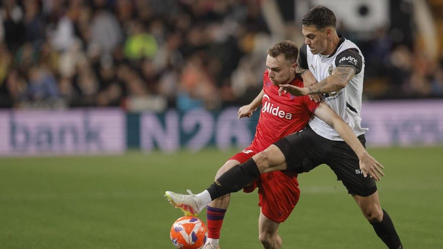 Enzo Barrenechea vuelve a lanzar un &quot;guiño&quot; al Valencia CF