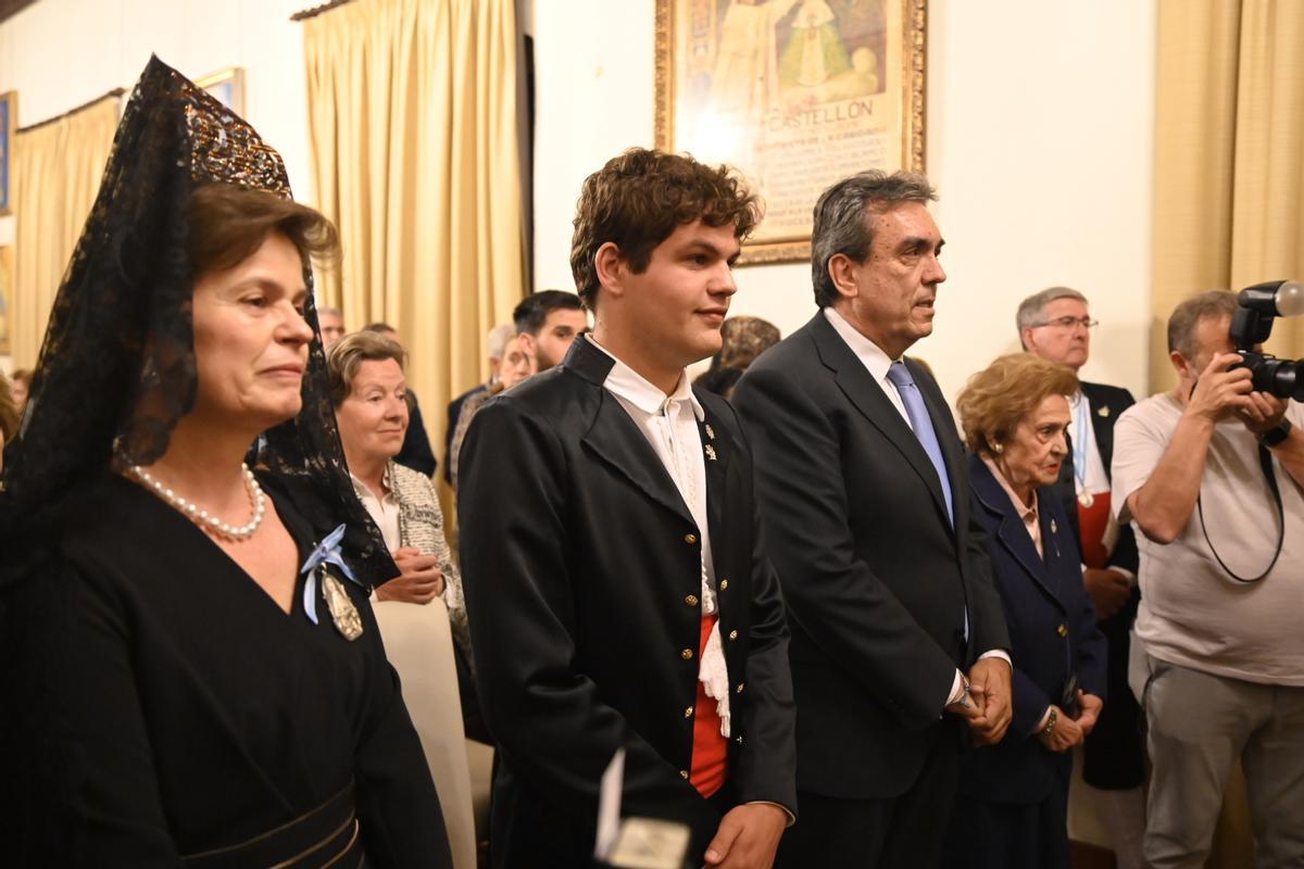 Jaime Pardo y Ramón Guiñón, junto a sus respectivas madres, en el 'plenillo' de esta tarde.