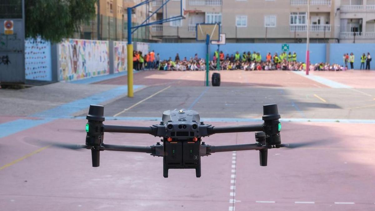 Intervención de un drone de última generación en el simulacro de terremoto que tuvo lugar el pasado martes en el Colegio Cuba